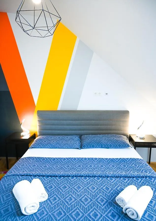 Bright Apartment Naschmarkt contacts