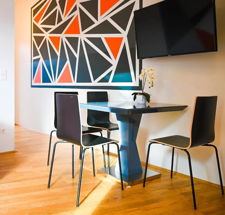 Bright Apartment Naschmarkt Vienna