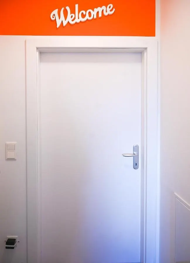 Bright Apartment Naschmarkt Vienna Austria