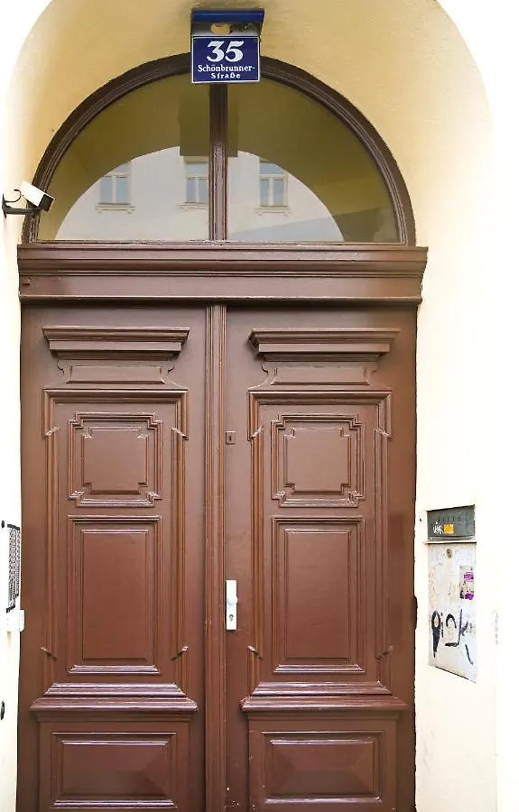 Bright Apartment Naschmarkt Vienna Austria