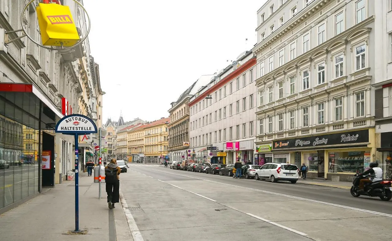 Bright Apartment Naschmarkt Vienna Austria